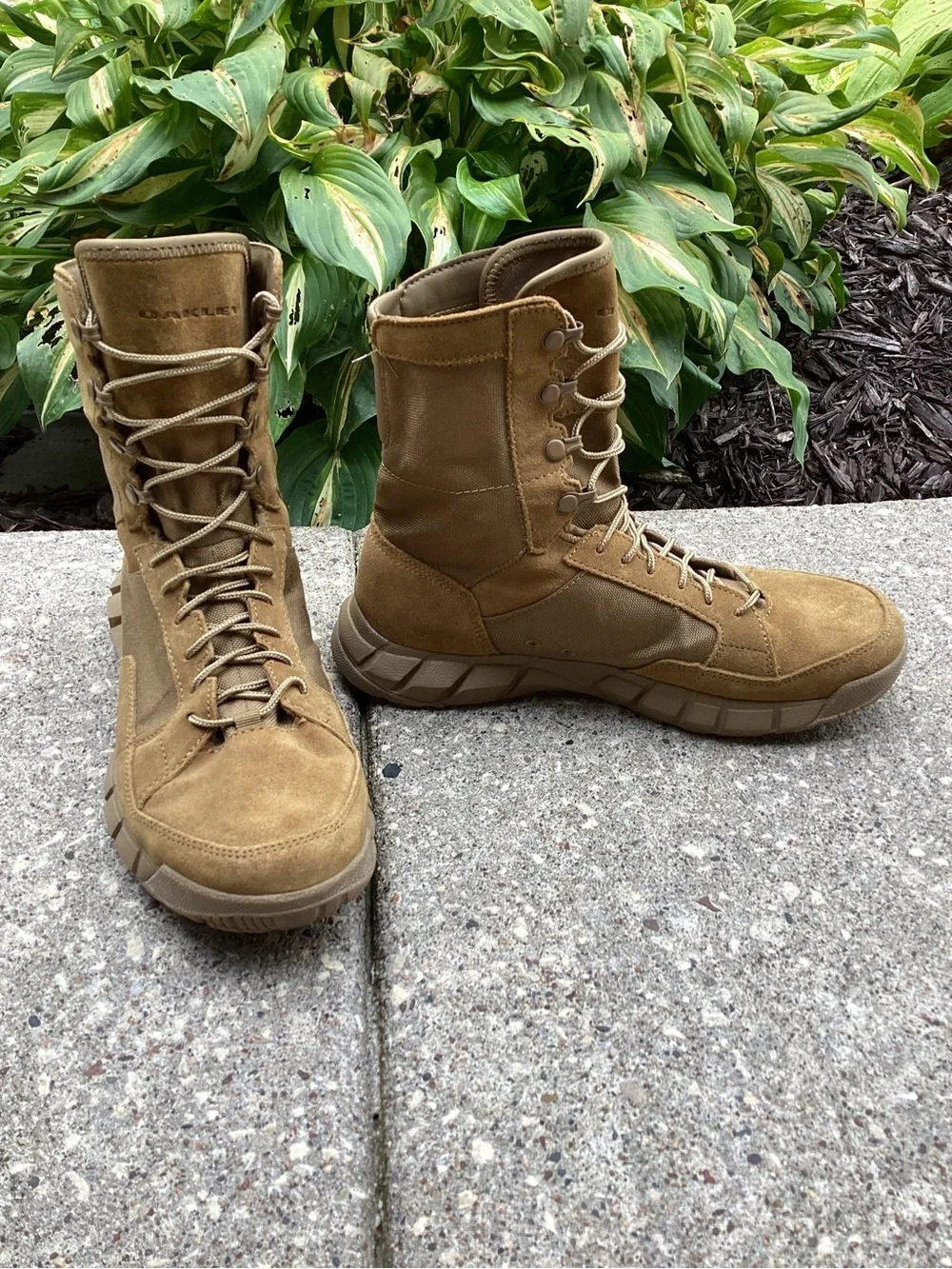 Oakley Light Assault 2 Coyote Tactical Military Combat Boots 11188-86W Size 8.5